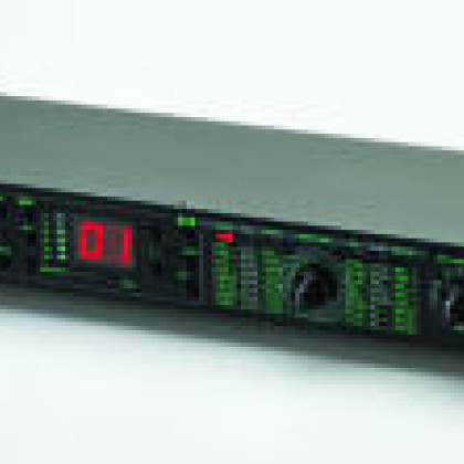 Zoom RFX-2000 ©Pekka Väänänen