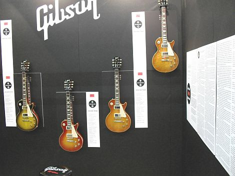 Samaan aikaan Gibsonin osastolla: täydellisen ’59 Les Paul’in uudelleenrakennushanke on tuottanut useita variaatioita väreissä, kannen kuvioissa ja kaulan mitoissa